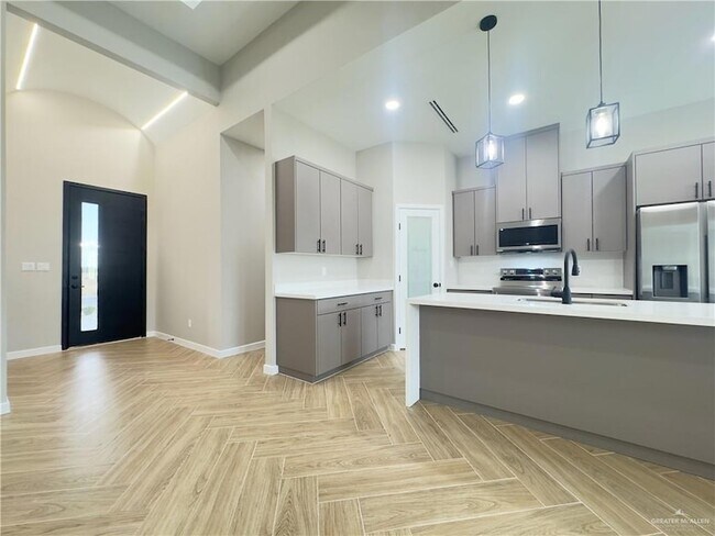 Building Photo - 907 Durango Dr