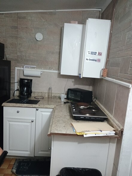 Building Photo - 13755 Overseas Hwy