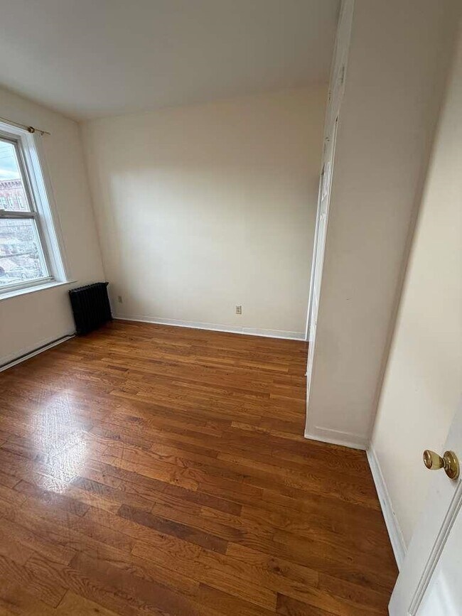 Building Photo - 328 62nd St