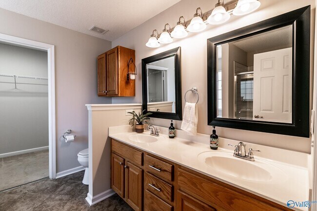 Building Photo - 114 Clover Ridge Dr