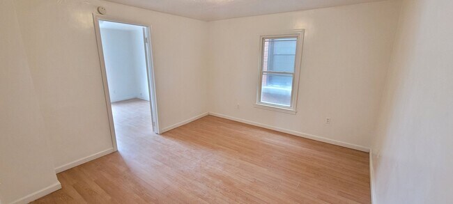 Building Photo - 53 Center St