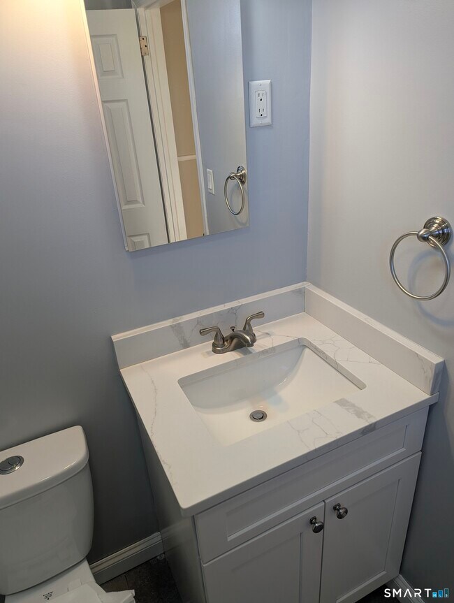 Building Photo - 67 Avery St