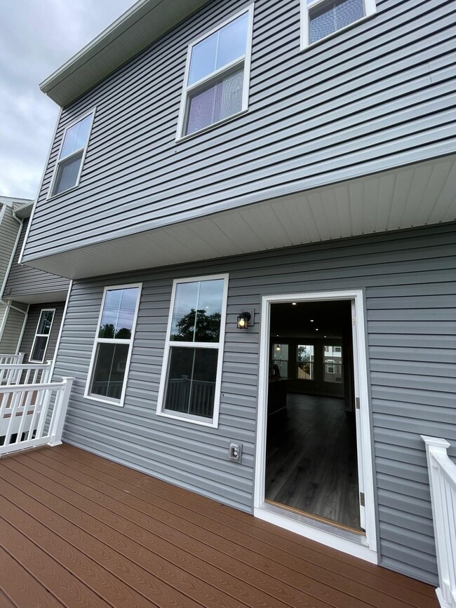 Building Photo - 4669 Drysdale St