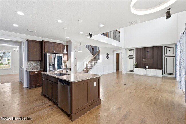 Building Photo - 102 Ann Scott Dr