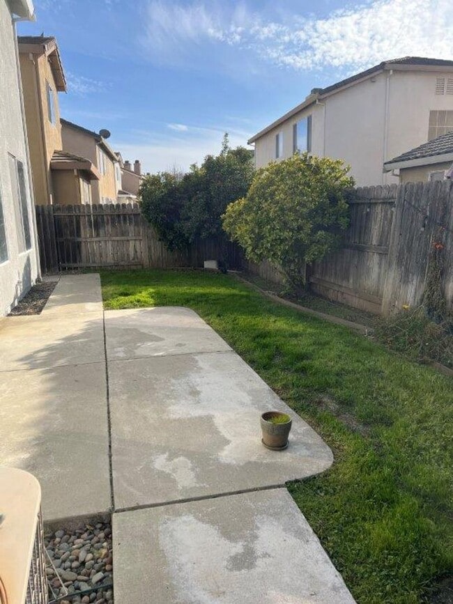 Building Photo - Beautiful North Natomas Home