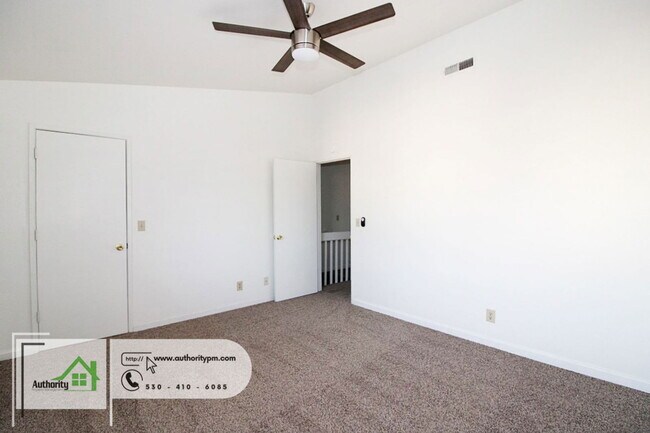 Building Photo - 2750 Shasta View Dr