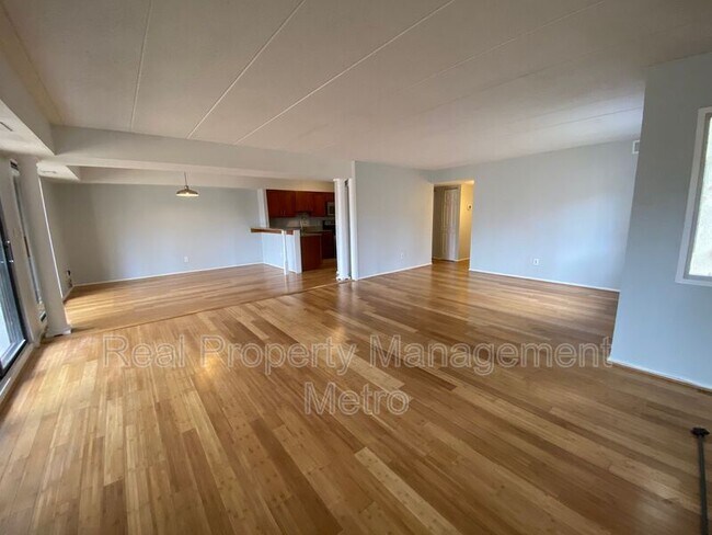 Building Photo - 5657 Harpers Farm Rd