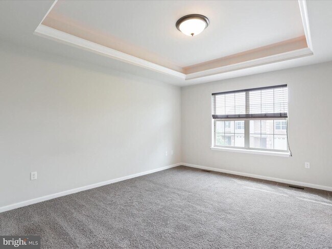 Building Photo - 20 Delano Dr