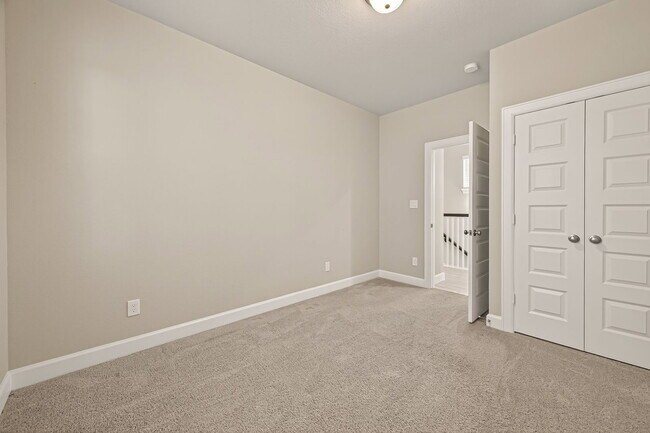 Building Photo - 3223 Cedar Dawn Ln
