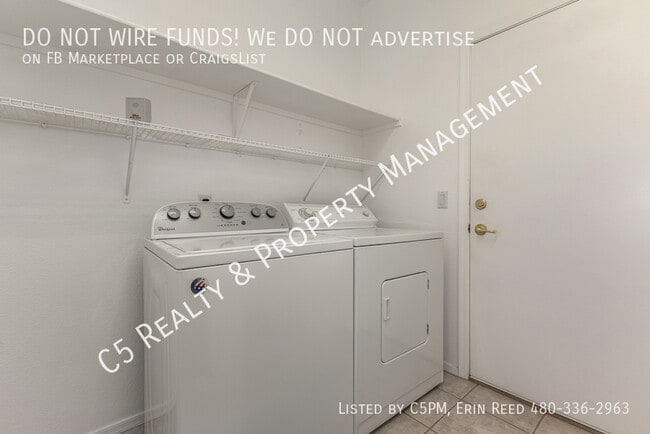 Building Photo - 1413 E Peach Tree Dr