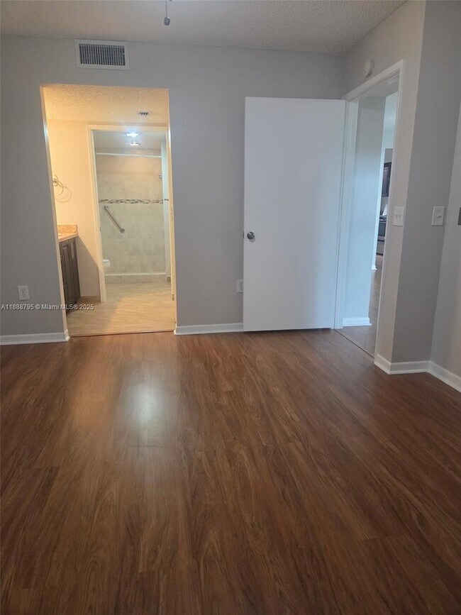 Building Photo - 1200 SW 137th Ave