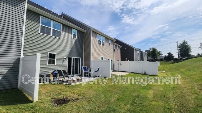 Building Photo - 322 Hunt Glenn Ct