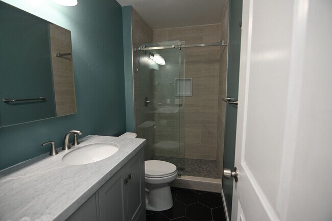 Building Photo - 2583 Gimelli Way