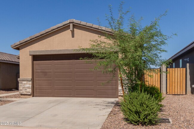 Building Photo - 3022 Hayden Rose Ave