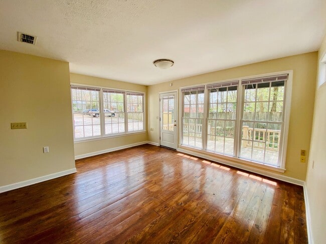 Building Photo - 98 Lummus Dr.- Bonnie's Cottage