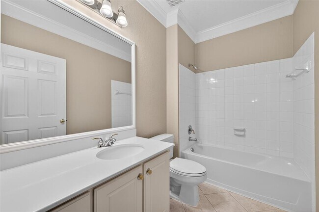 Building Photo - 7914 Loyel Pointe Dr