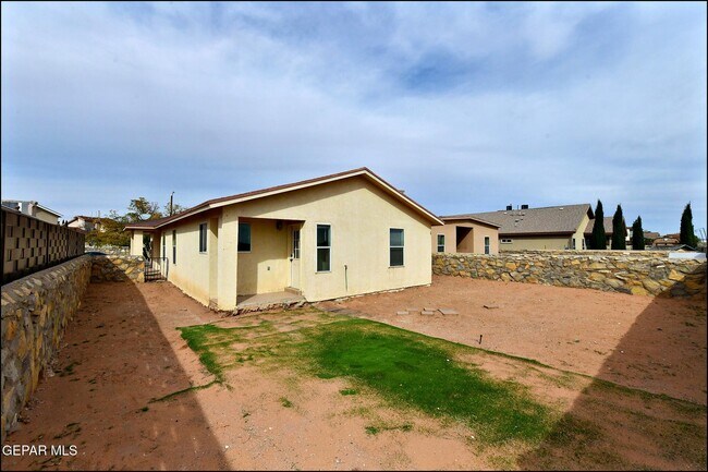 Building Photo - 14164 Robert Ituarte Dr