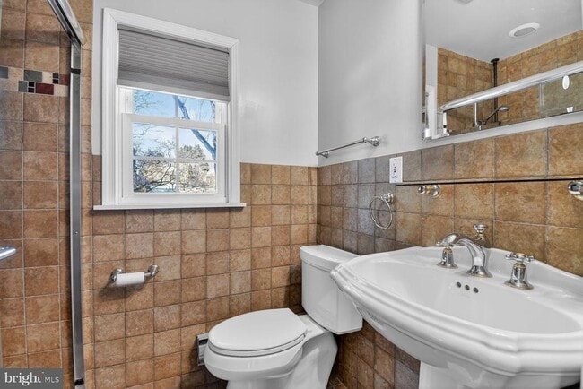 Building Photo - 4411 Edgefield Rd