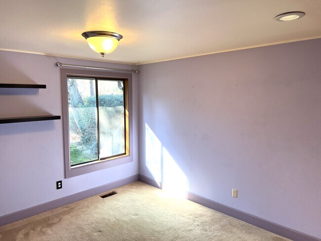 Building Photo - 11585 SW Settler Way