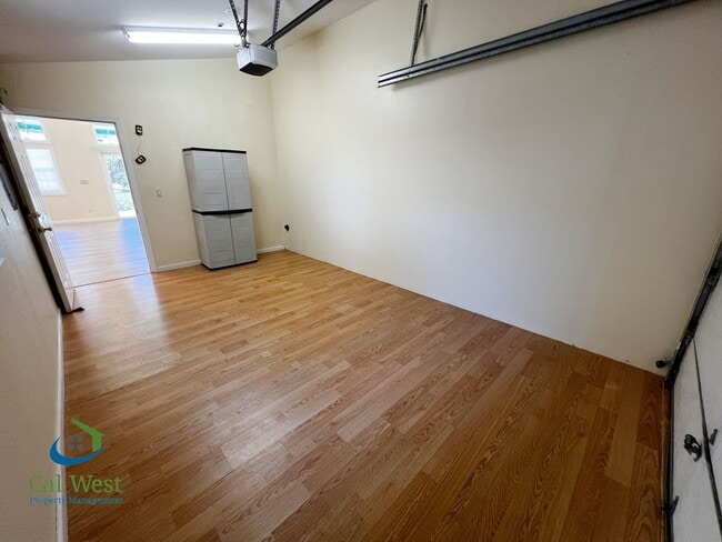 Building Photo - $5800 - Spacious 5 Beds 4 baths with large...