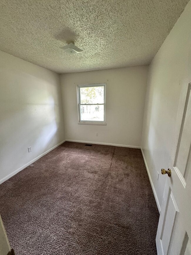 Building Photo - (Currently working on the property) 3/2 in...