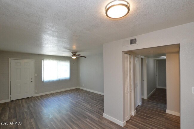Building Photo - 6044 N 21st Ave