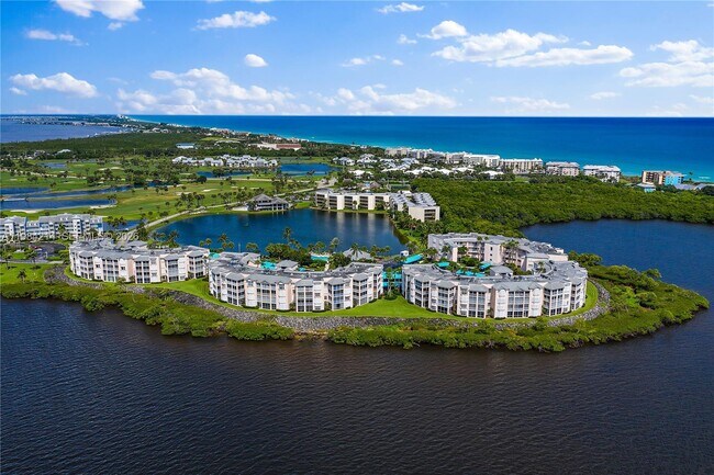 Building Photo - 669 NE Plantation Rd