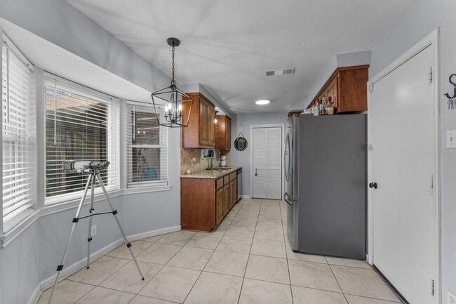 Building Photo - 1705 Capri Ln