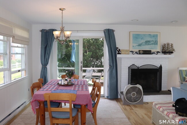 Building Photo - 14 Leeway Dr