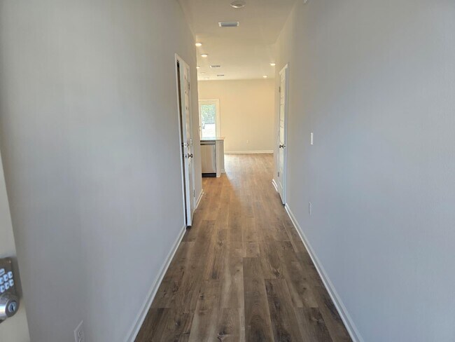 Building Photo - 190 Turpentine Dr