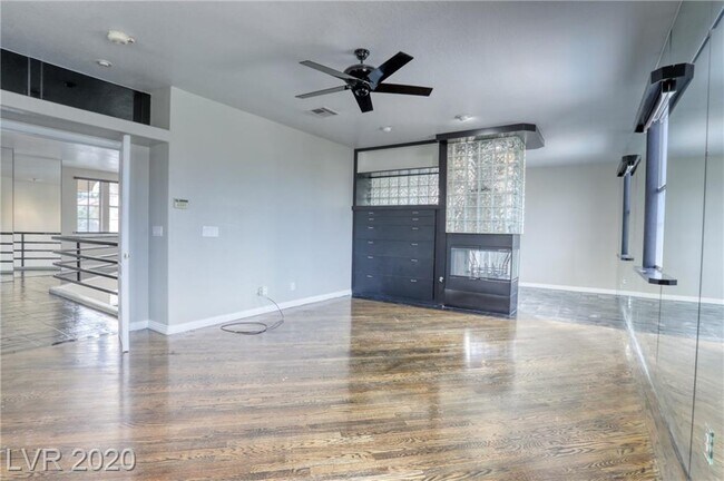 Building Photo - 2116 Rhonda Terrace