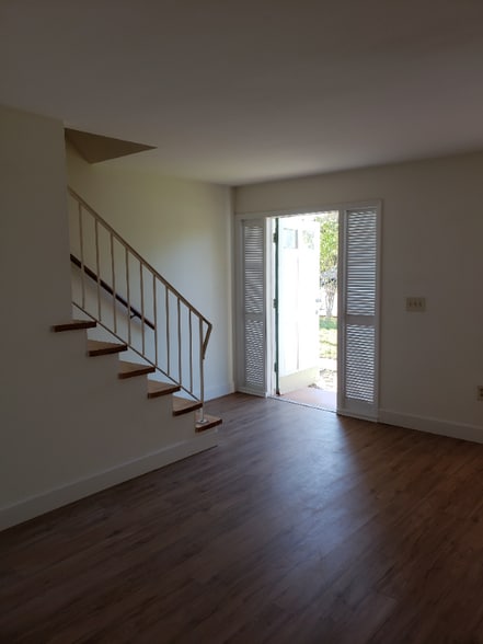 Building Photo - 4903 Catalina Dr