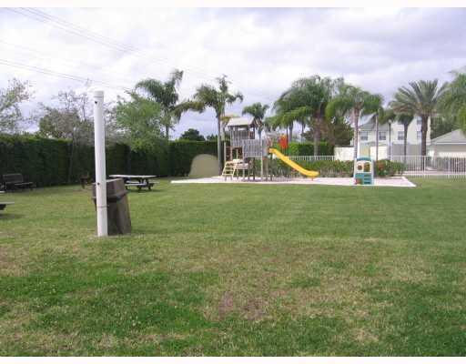 Building Photo - 2100 Greenview Shores Blvd
