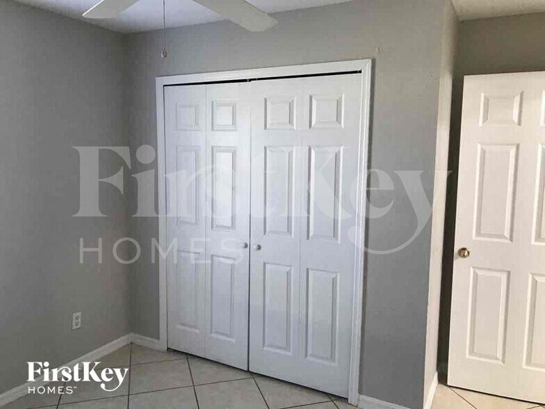 Building Photo - 4103 10th St SW