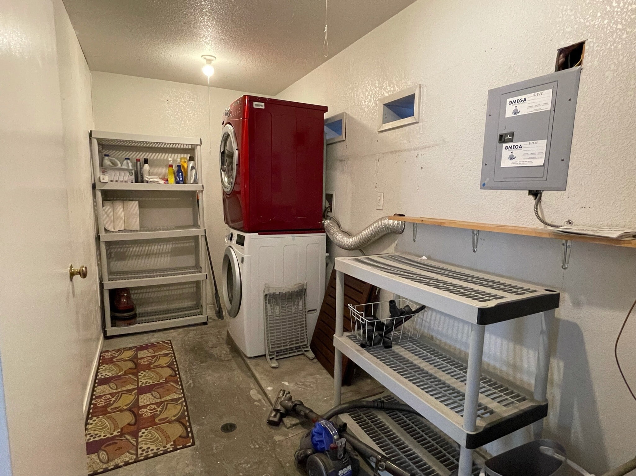 ample storage and W/D - 1524 Pacific Ave