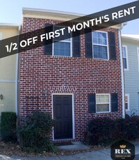 Building Photo - Modern 2 bedroom 2.5 bath Townhome with fe...