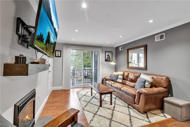 Building Photo - 770 W Ferry St