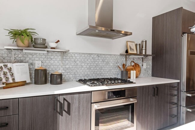 Building Photo - 801 N 6th St