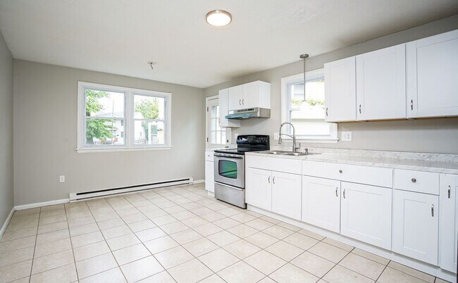 Building Photo - 48-50 Rifle St