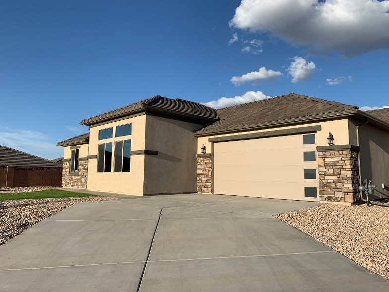 Building Photo - 371 S 3525 W