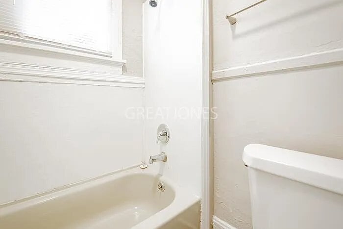 Building Photo - 2528 10th St