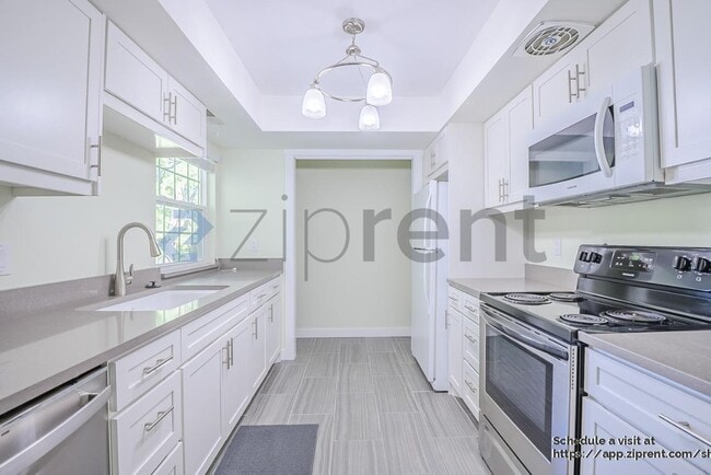Building Photo - 640 E 3990 S