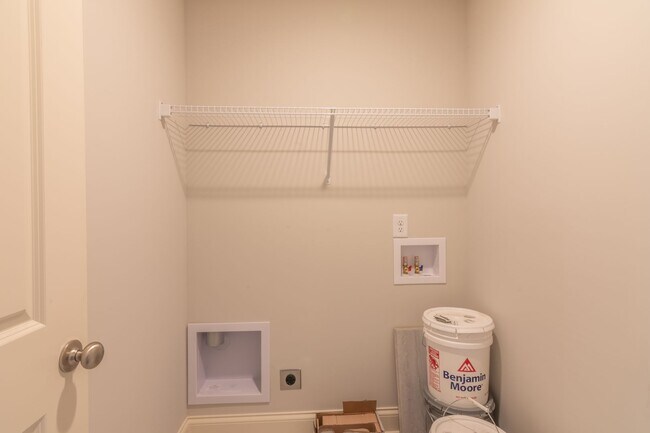 Building Photo - FOR LEASE - Brand New Construction - 3BR, 2.5BA, 2300sqft (Gallatin)