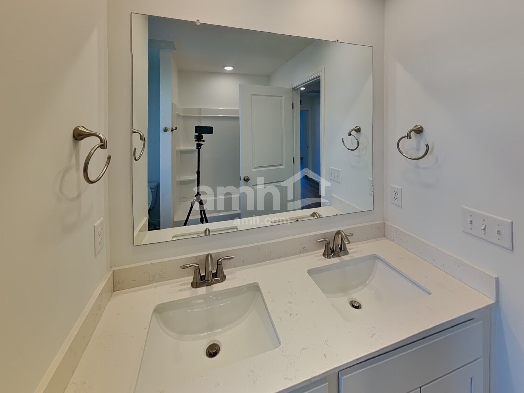 Building Photo - 206 Kramer Mills Dr