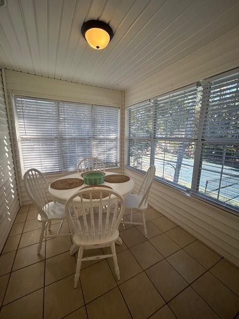 Building Photo - 206 W Island Square Dr