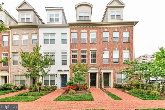 Building Photo - 402 N Thomas St