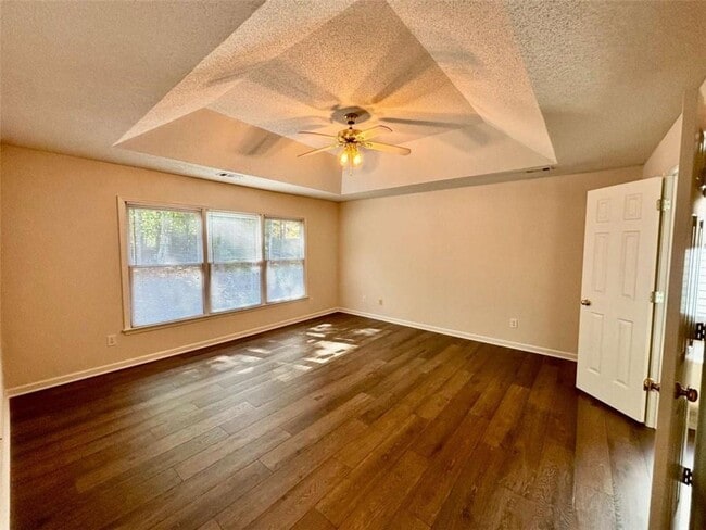 Building Photo - 10920 Glenbarr Dr