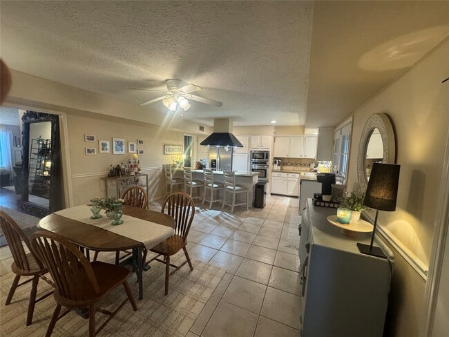 Building Photo - 3127 Pecan Point Dr