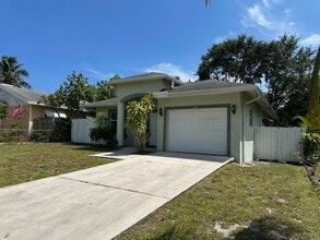Building Photo - 1731 Lavue Ave