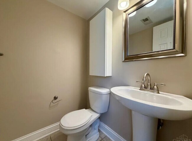 Building Photo - 6862 N Windwood Dr